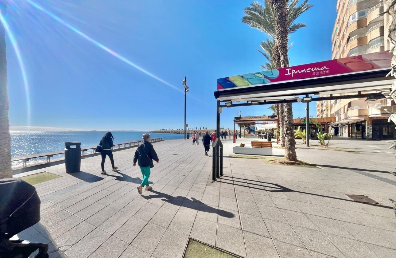 Herverkoop - Appartement -
Torrevieja - Centro