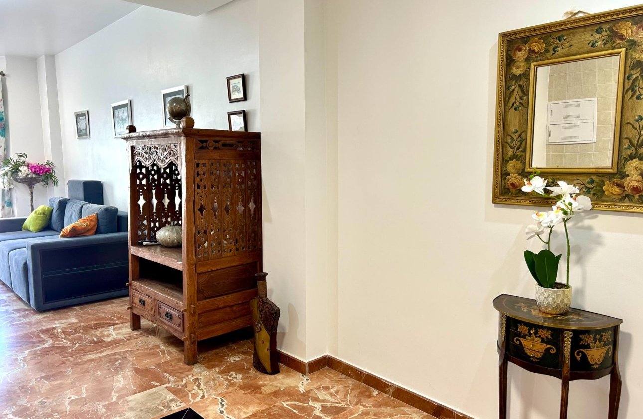 Herverkoop - Appartement -
Torrevieja - Centro