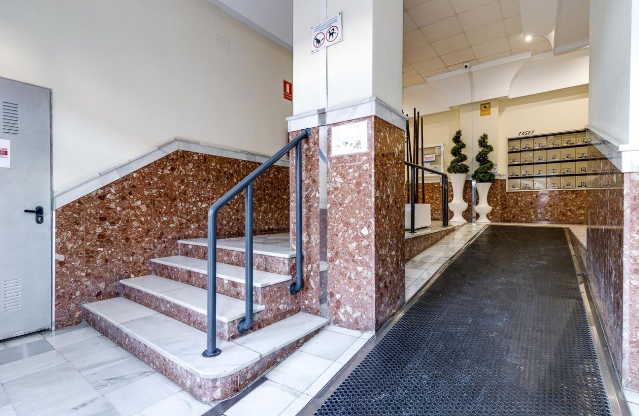 Herverkoop - Appartement -
Torrevieja - Centro