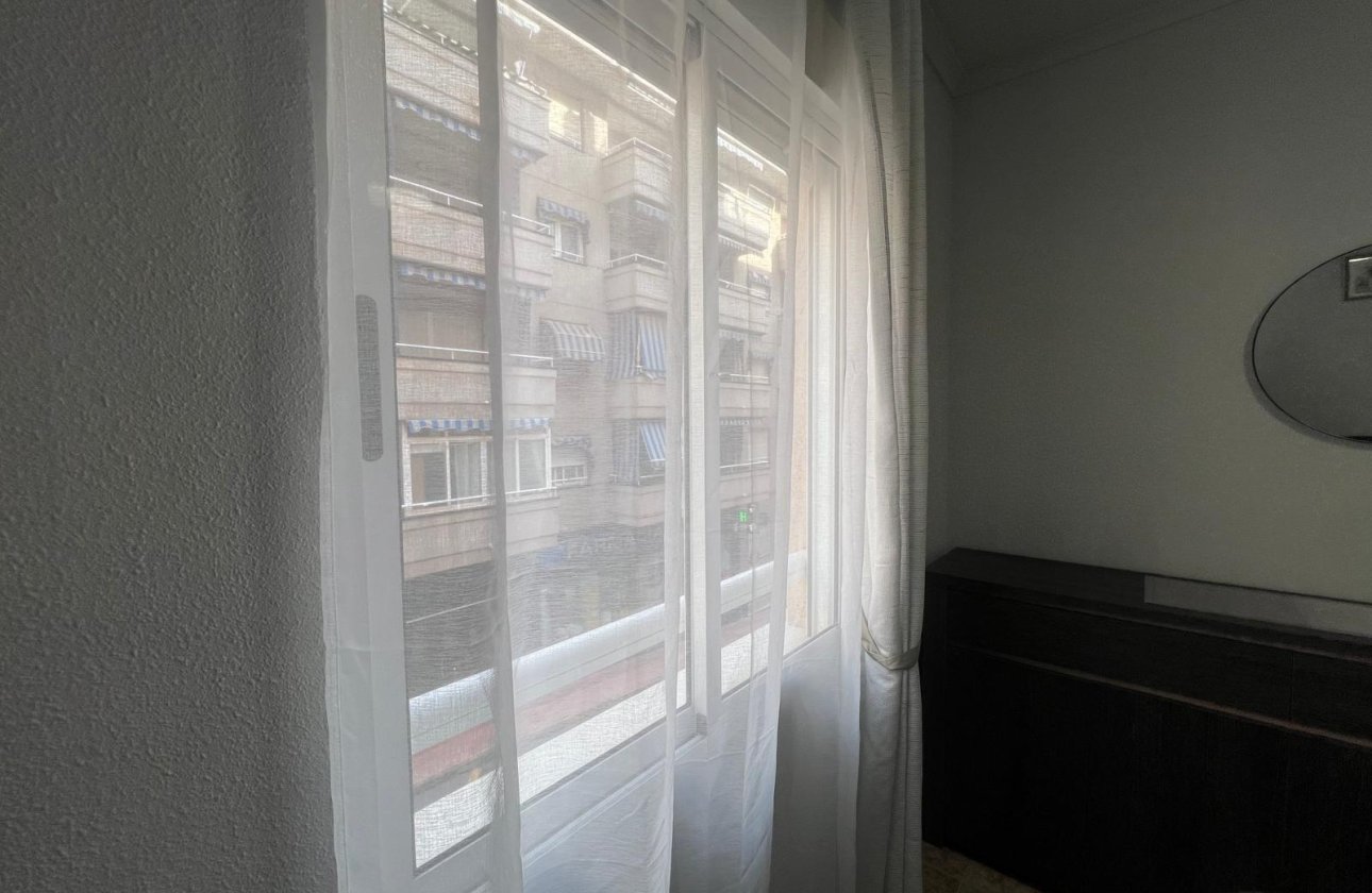 Herverkoop - Appartement -
Torrevieja - Centro