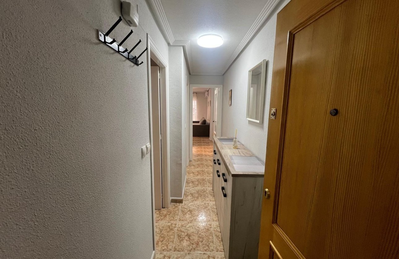Herverkoop - Appartement -
Torrevieja - Centro