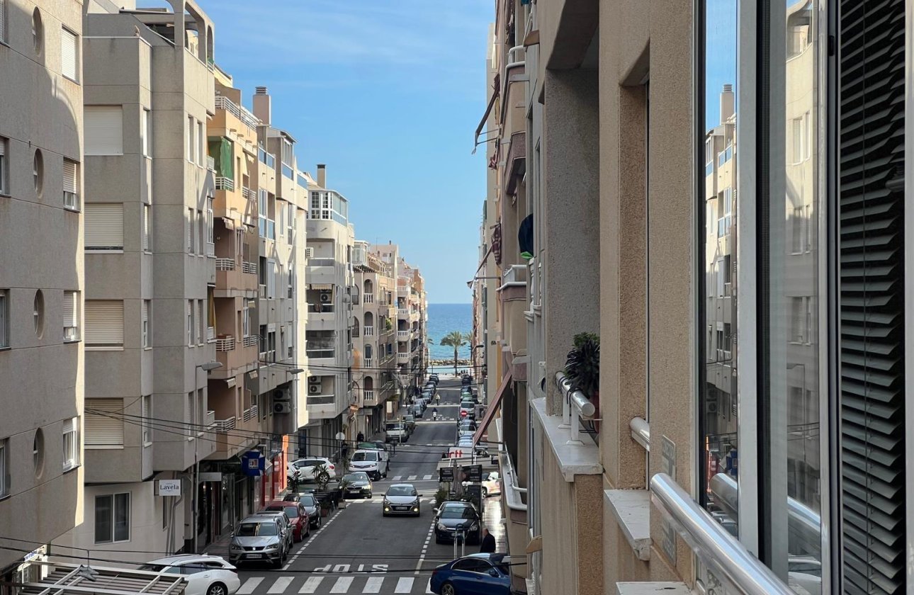 Herverkoop - Appartement -
Torrevieja - Centro