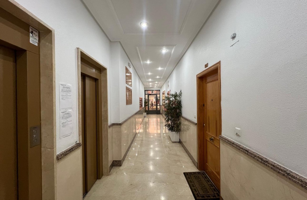 Herverkoop - Appartement -
Torrevieja - Centro