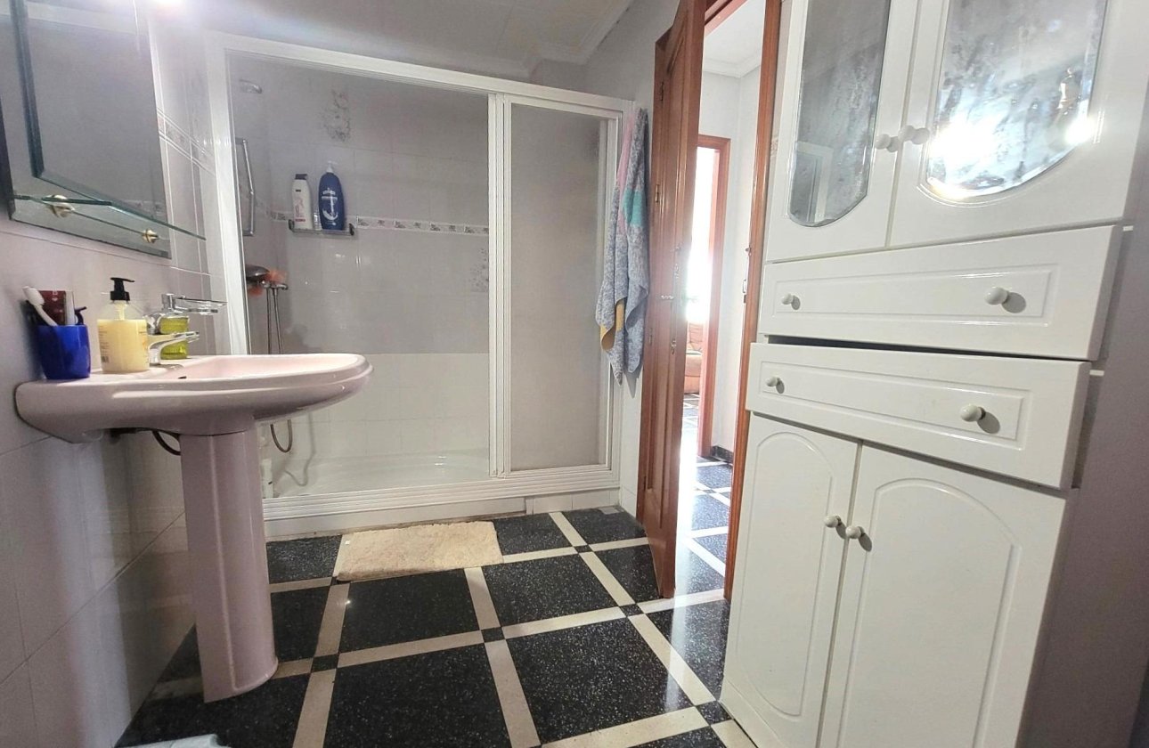 Herverkoop - Appartement -
Torrevieja - Centro