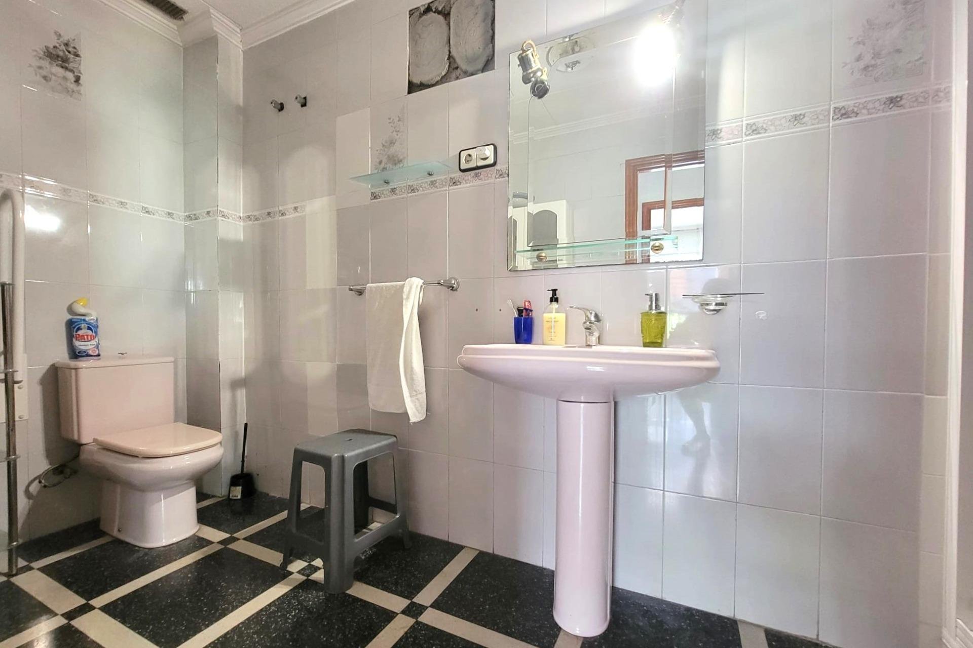 Herverkoop - Appartement -
Torrevieja - Centro