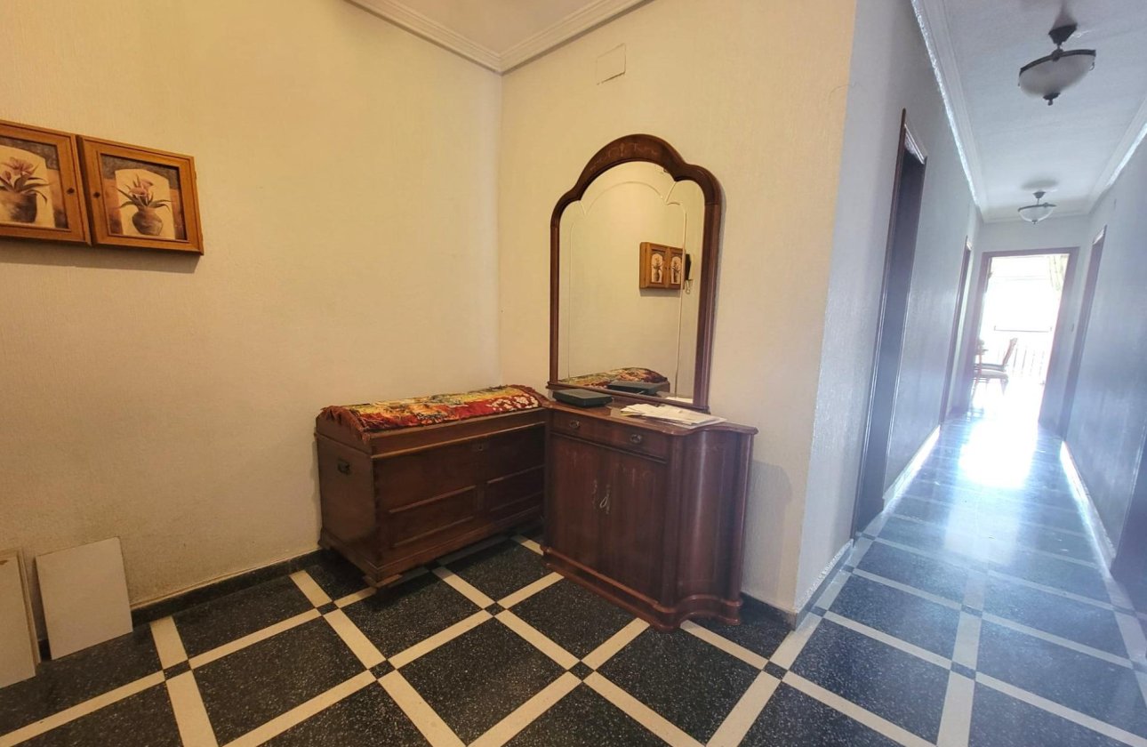 Herverkoop - Appartement -
Torrevieja - Centro