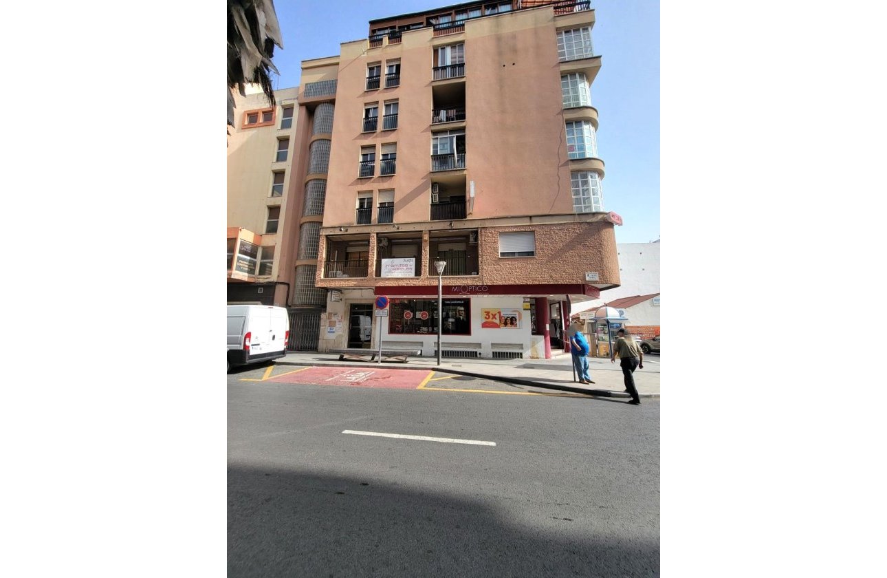 Herverkoop - Appartement -
Torrevieja - Centro