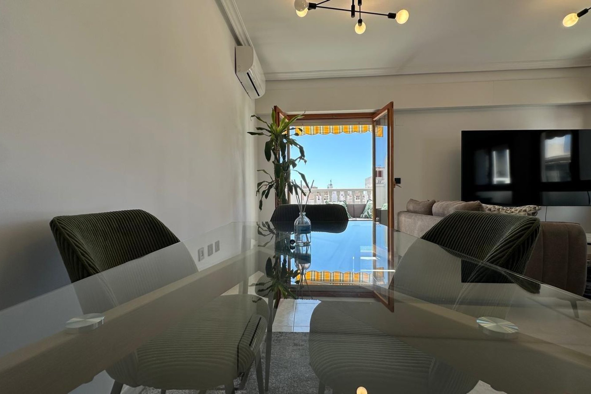 Herverkoop - Appartement -
Torrevieja - Centro