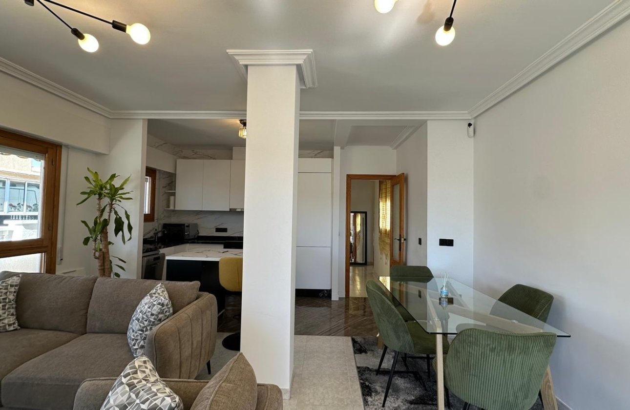 Herverkoop - Appartement -
Torrevieja - Centro