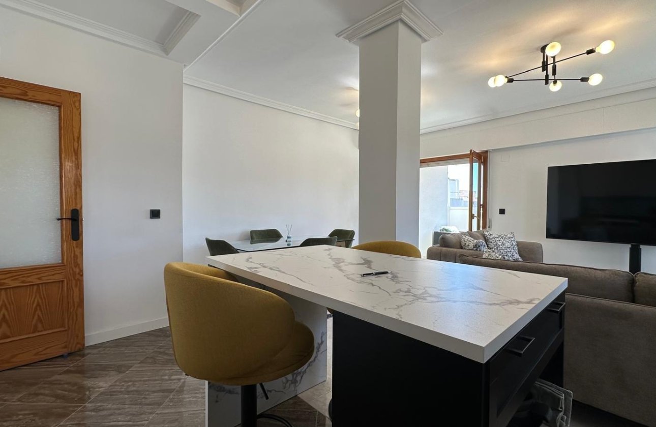 Herverkoop - Appartement -
Torrevieja - Centro