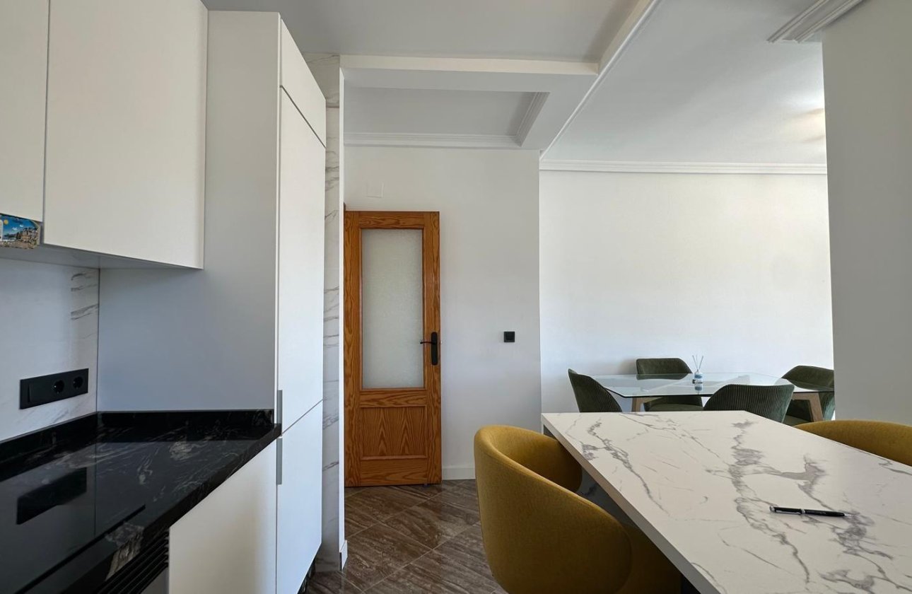 Herverkoop - Appartement -
Torrevieja - Centro