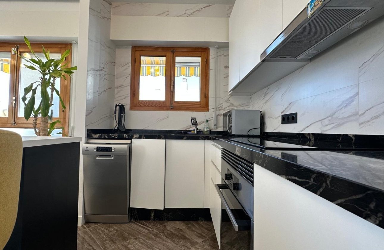 Herverkoop - Appartement -
Torrevieja - Centro