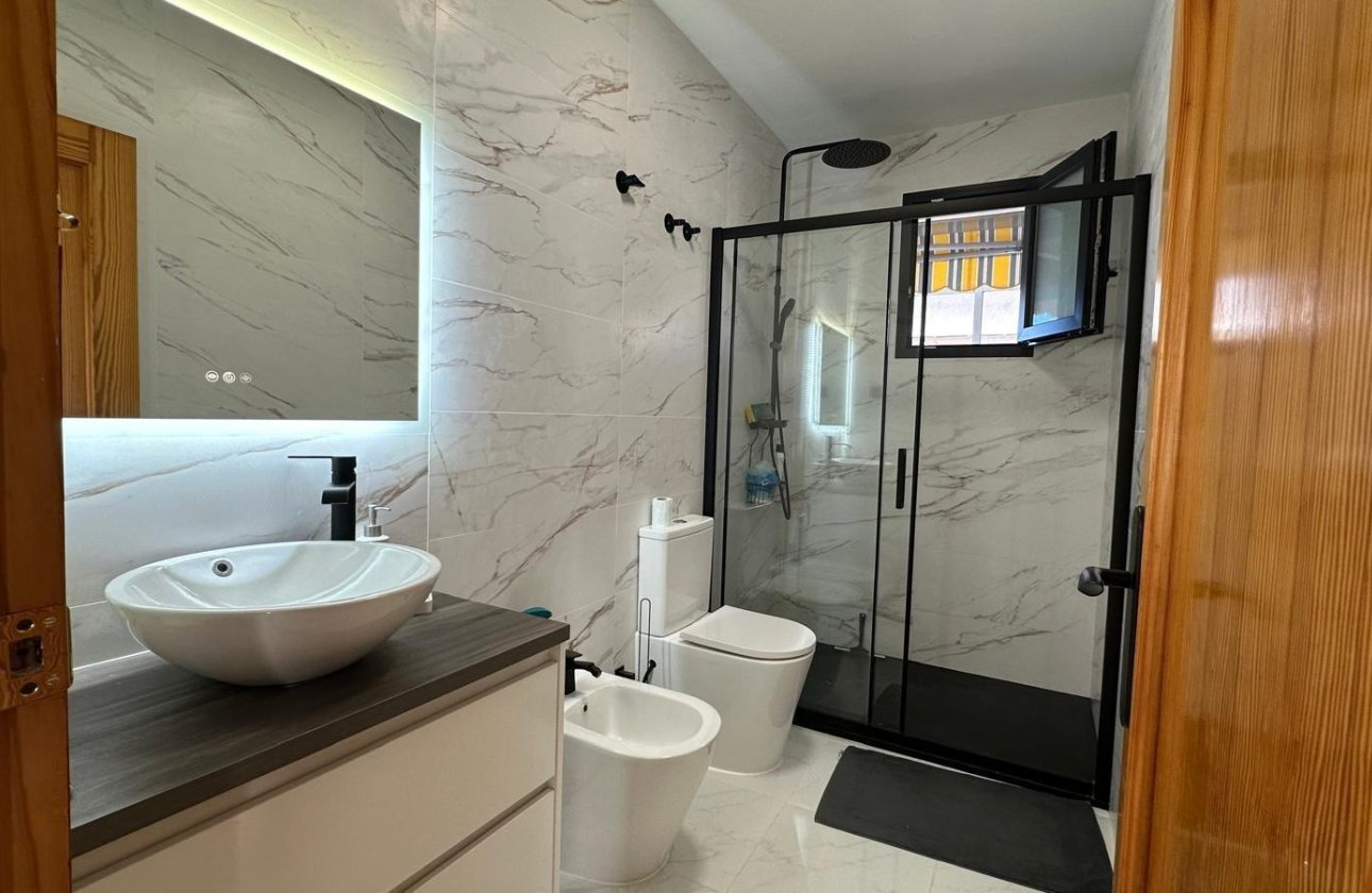 Herverkoop - Appartement -
Torrevieja - Centro