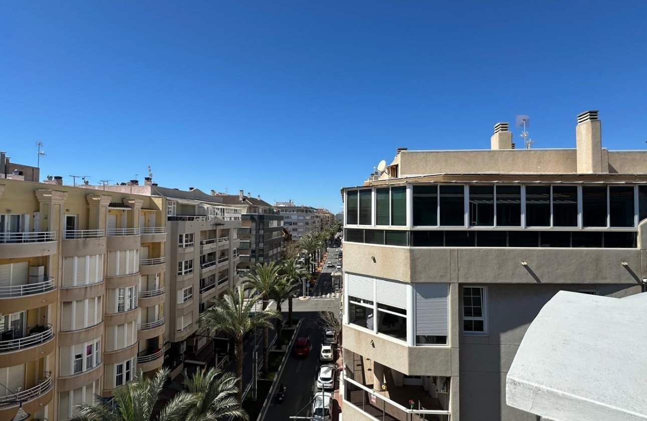 Herverkoop - Appartement -
Torrevieja - Centro