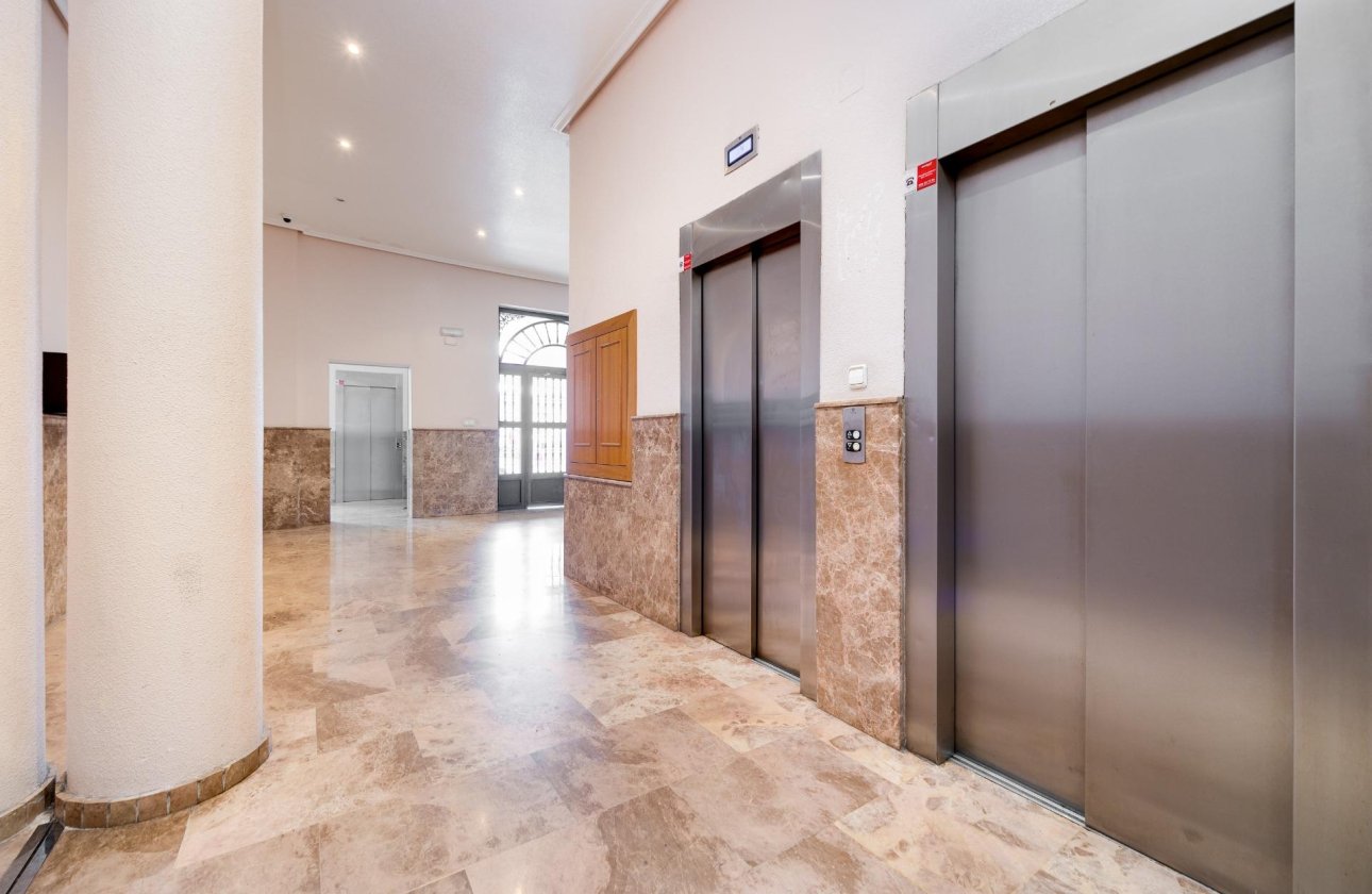 Herverkoop - Appartement -
Torrevieja - Centro