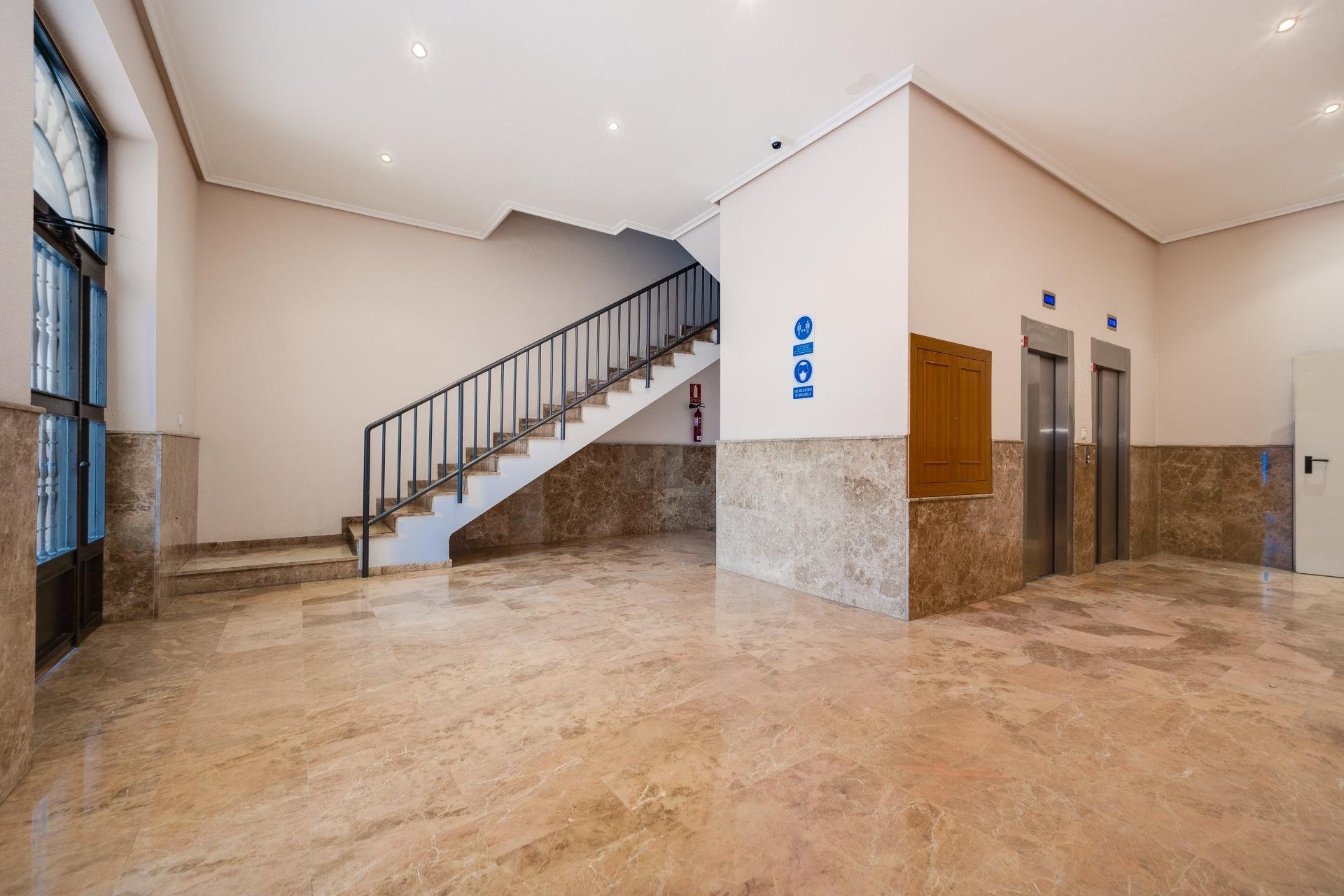 Herverkoop - Appartement -
Torrevieja - Centro