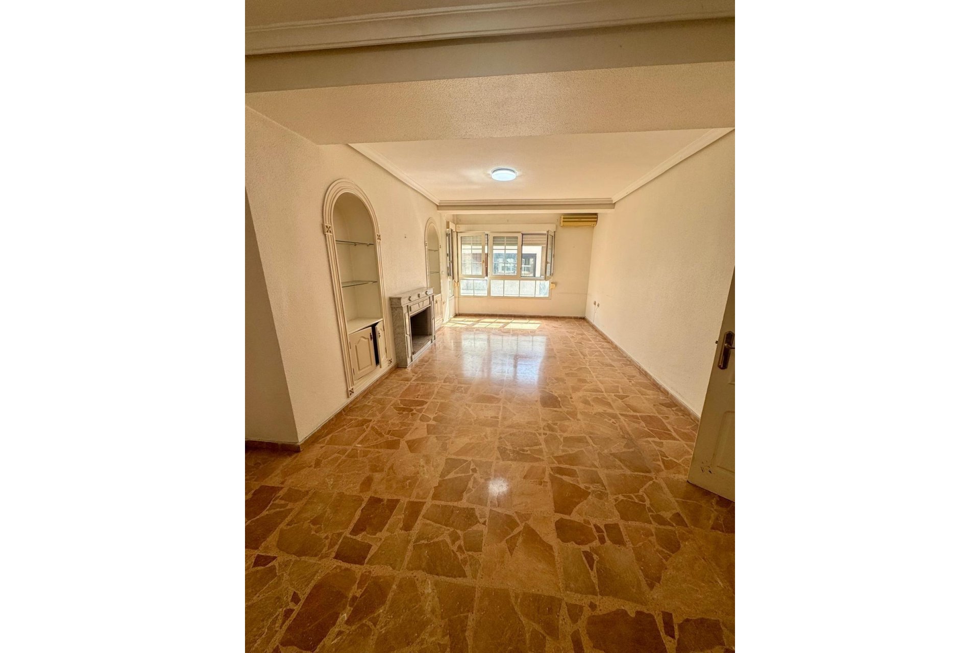 Herverkoop - Appartement -
Torrevieja - Centro