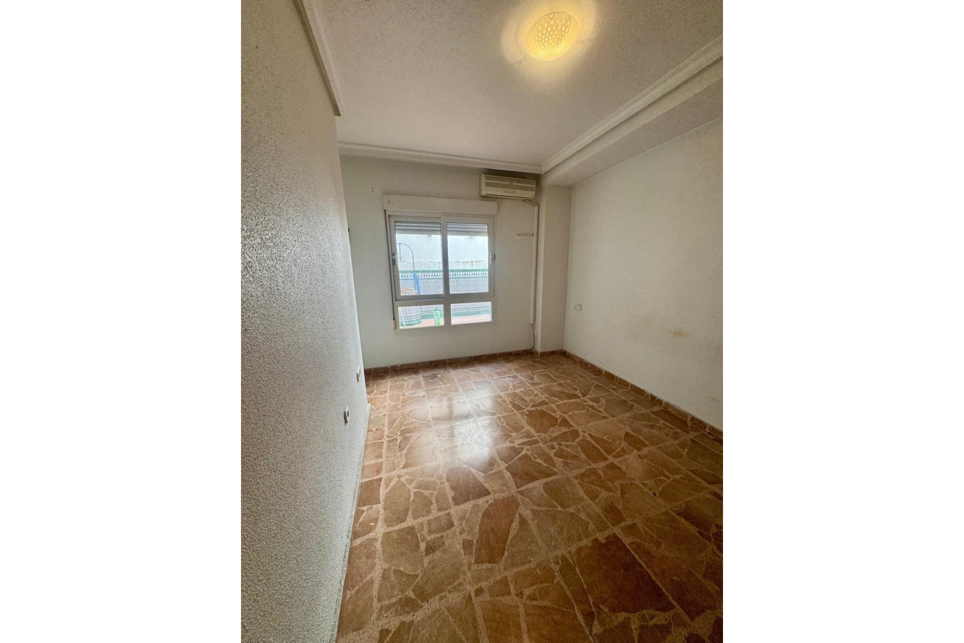 Herverkoop - Appartement -
Torrevieja - Centro