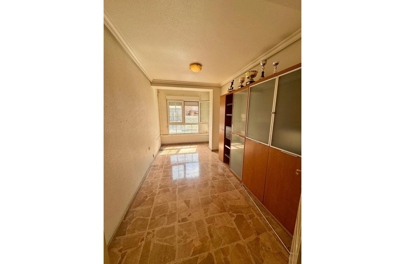 Herverkoop - Appartement -
Torrevieja - Centro