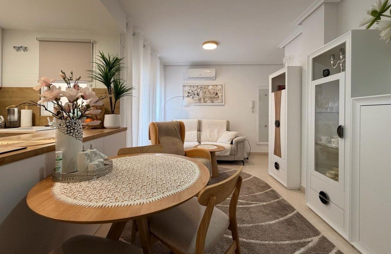 Herverkoop - Appartement -
Torrevieja - Centro