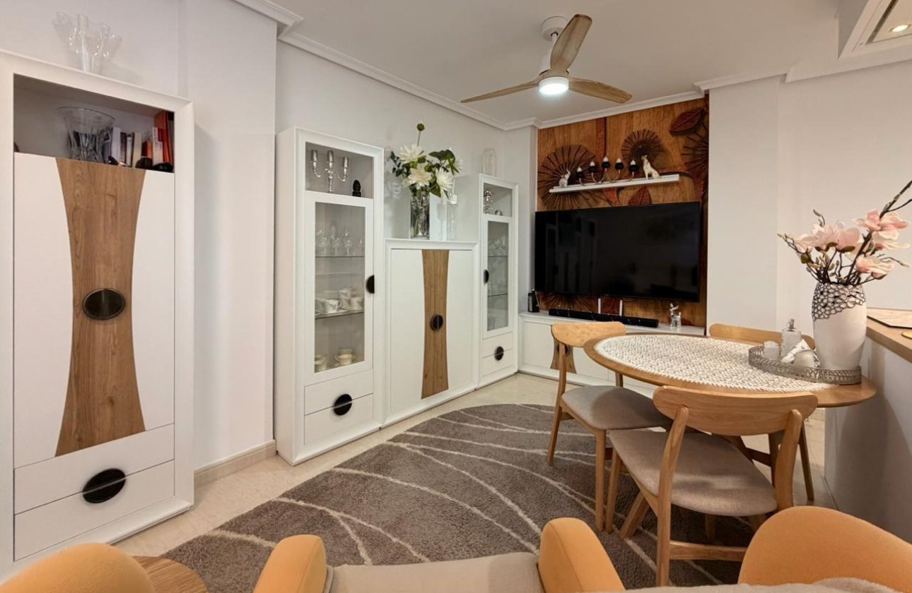 Herverkoop - Appartement -
Torrevieja - Centro