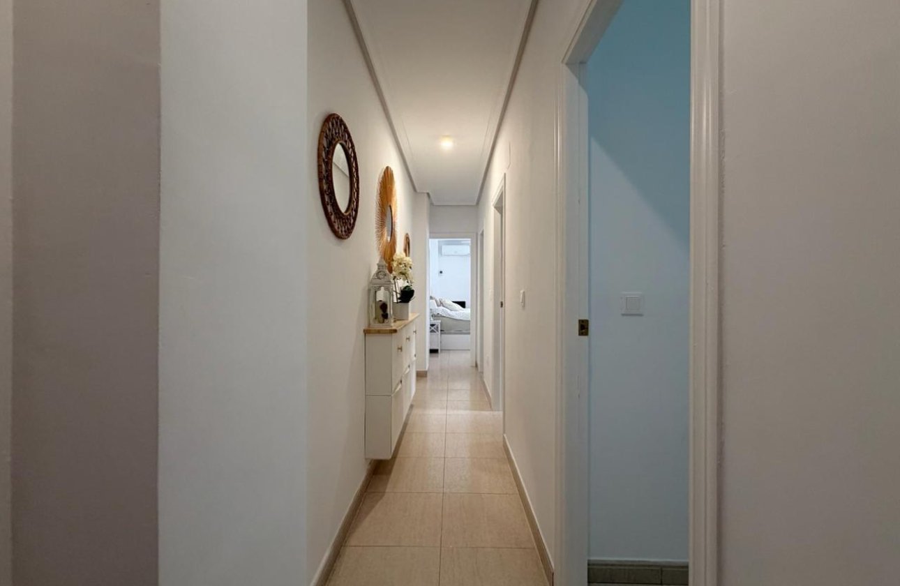 Herverkoop - Appartement -
Torrevieja - Centro