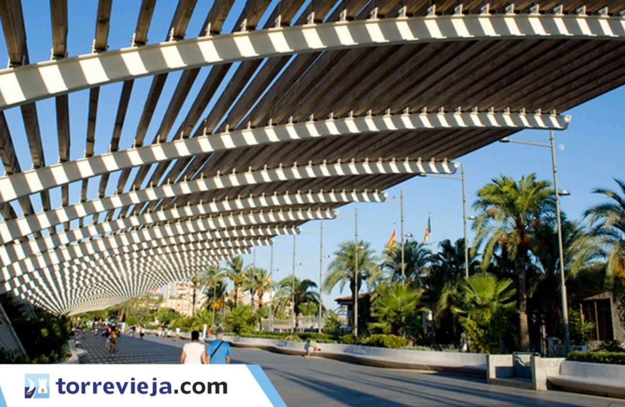 Herverkoop - Appartement -
Torrevieja - Centro