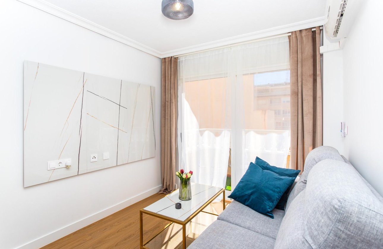 Herverkoop - Appartement -
Torrevieja - Centro