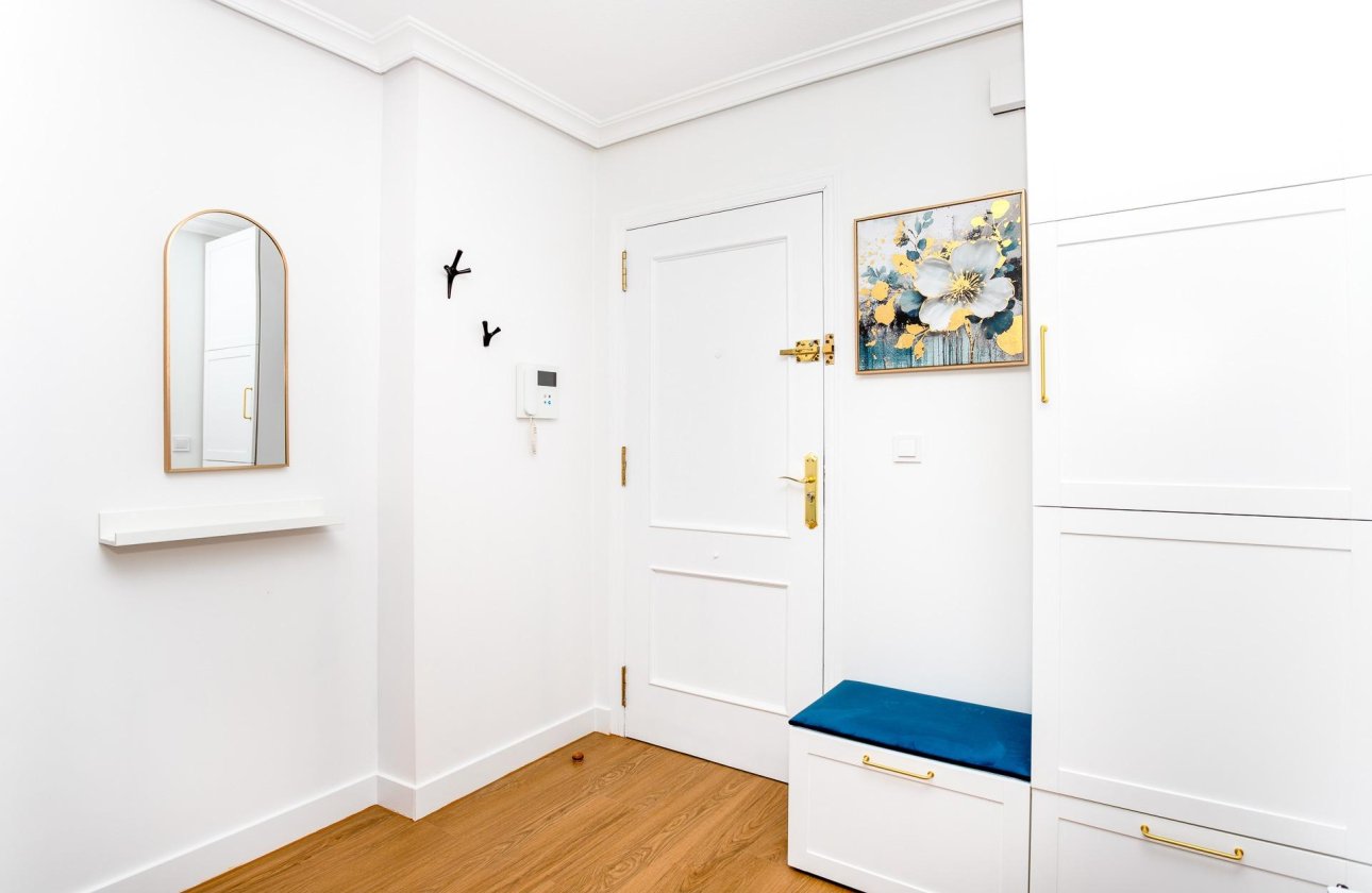 Herverkoop - Appartement -
Torrevieja - Centro
