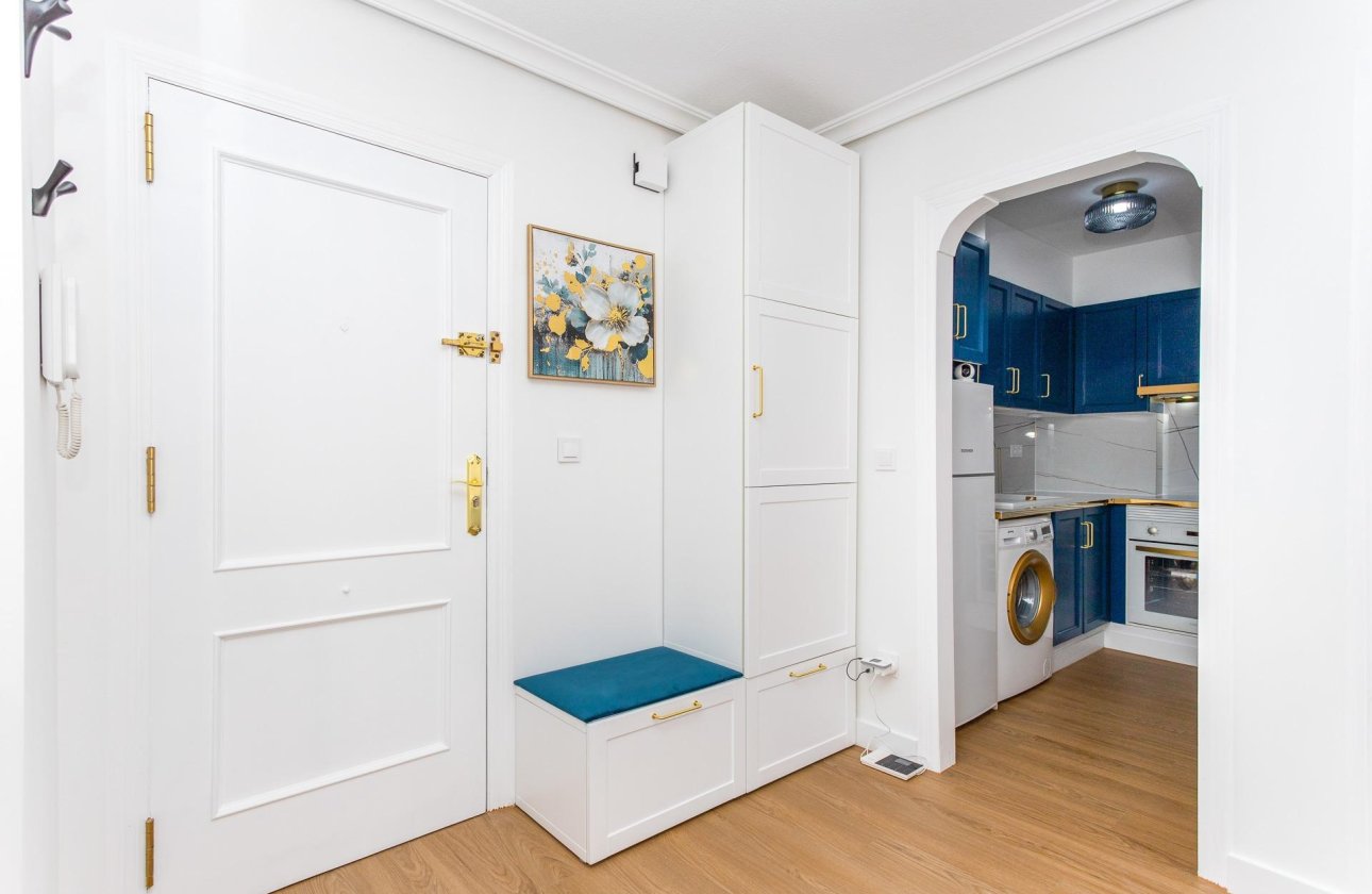 Herverkoop - Appartement -
Torrevieja - Centro