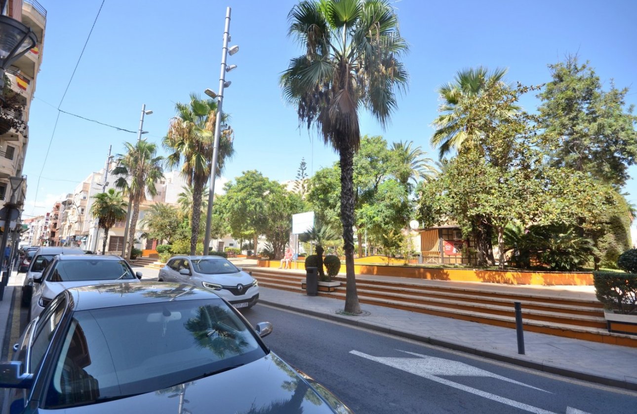 Herverkoop - Appartement -
Torrevieja - Centro