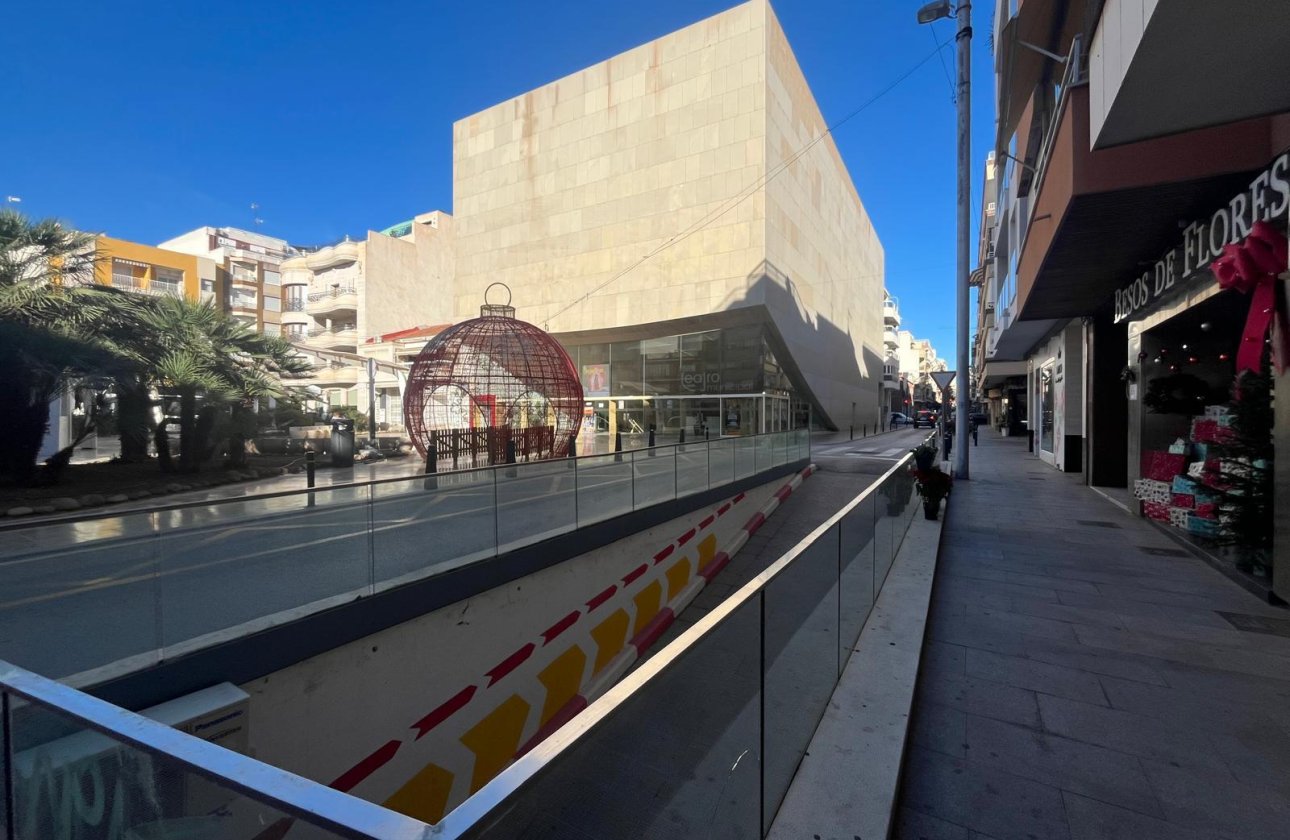 Herverkoop - Appartement -
Torrevieja - Centro