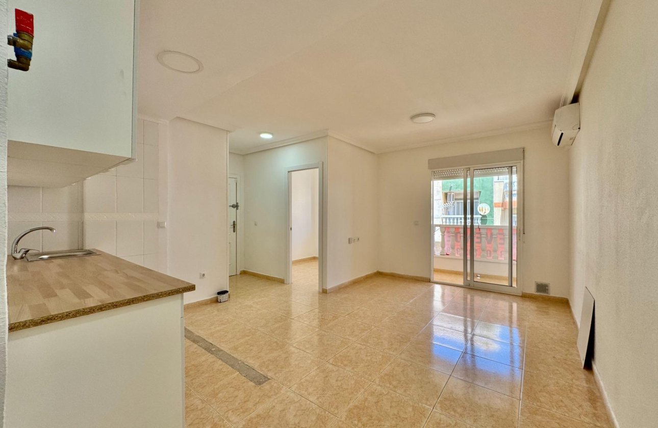 Herverkoop - Appartement -
Torrevieja - Centro