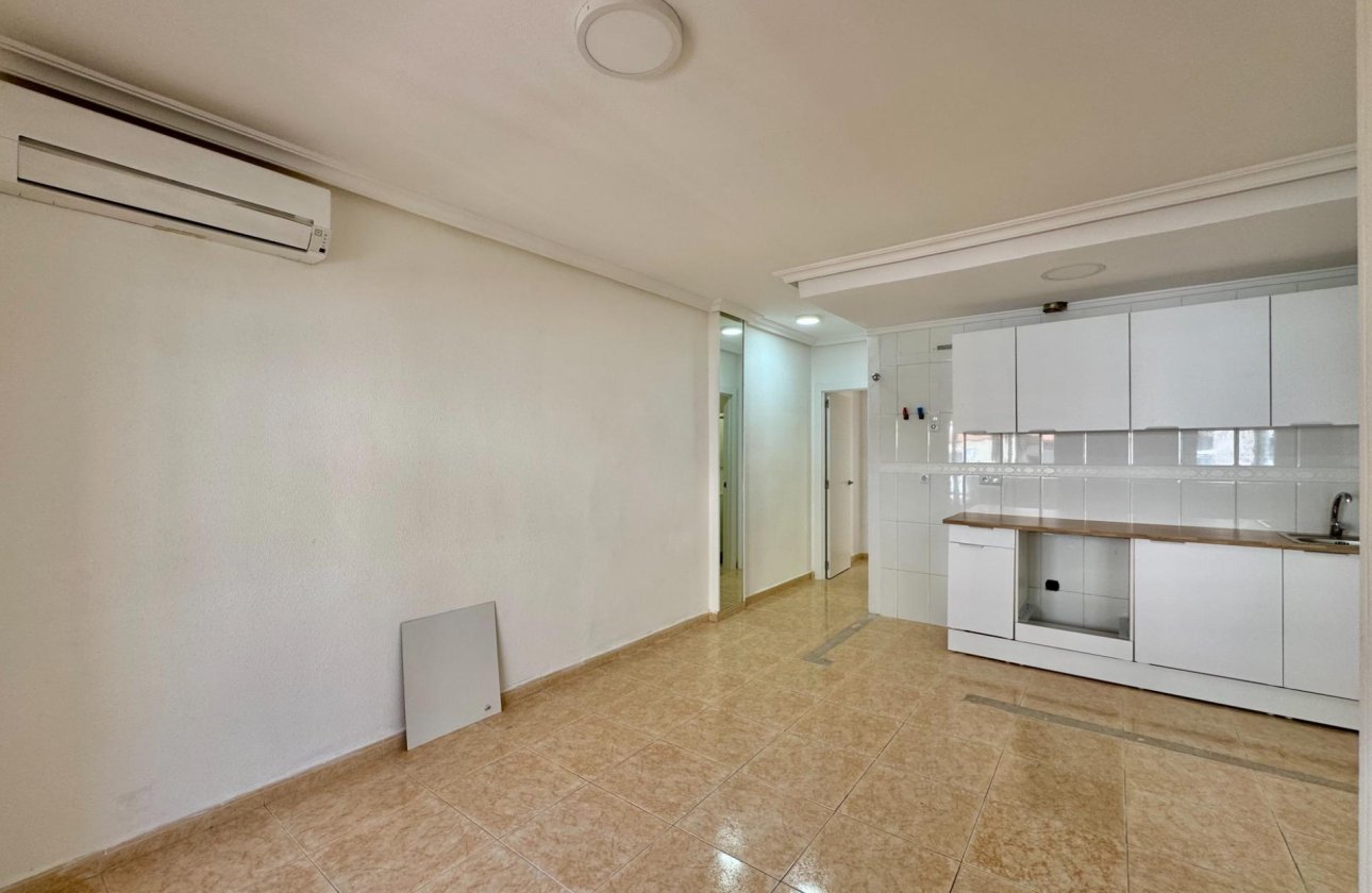 Herverkoop - Appartement -
Torrevieja - Centro