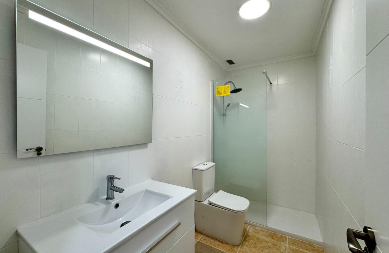 Herverkoop - Appartement -
Torrevieja - Centro