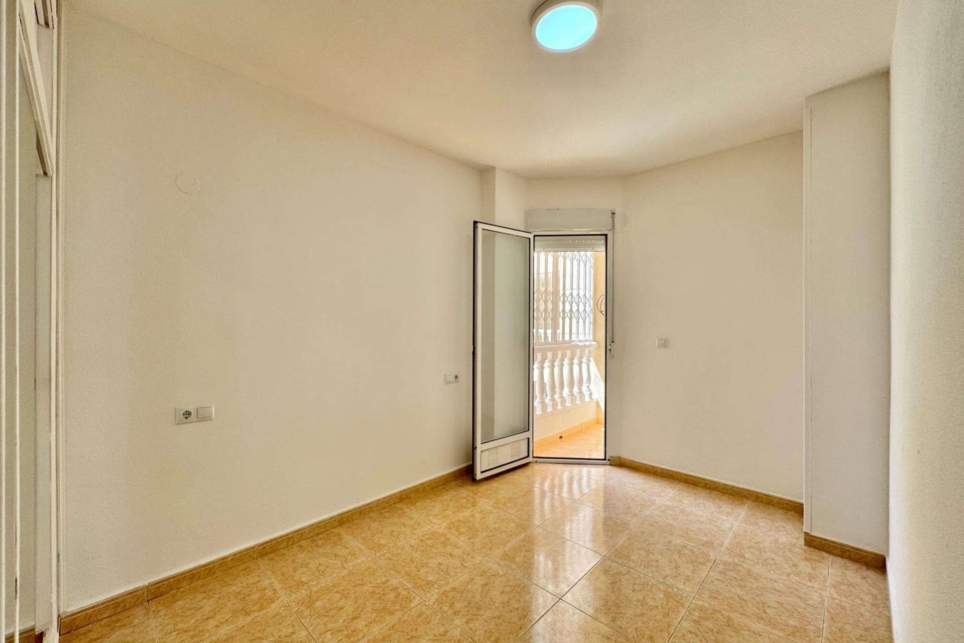 Herverkoop - Appartement -
Torrevieja - Centro