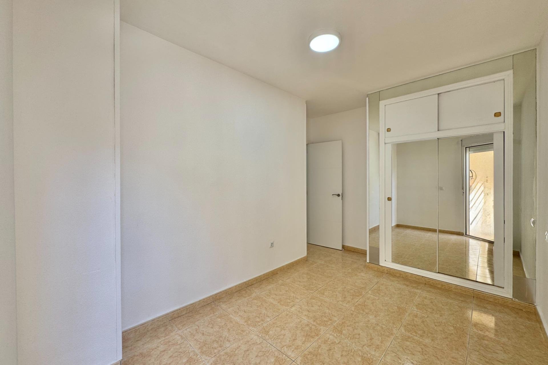 Herverkoop - Appartement -
Torrevieja - Centro
