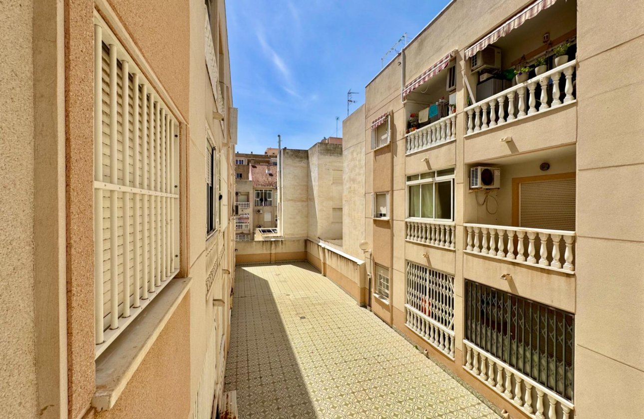 Herverkoop - Appartement -
Torrevieja - Centro