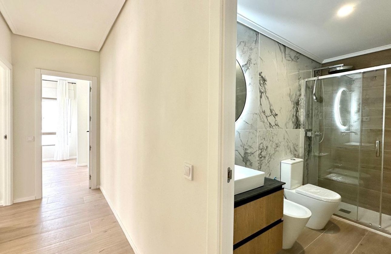 Herverkoop - Appartement -
Torrevieja - Centro