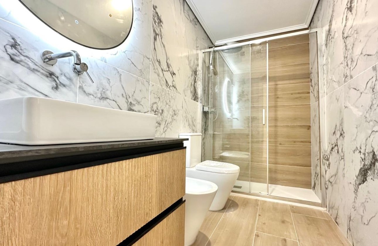 Herverkoop - Appartement -
Torrevieja - Centro