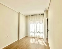 Herverkoop - Appartement -
Torrevieja - Centro