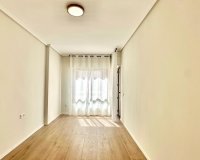 Herverkoop - Appartement -
Torrevieja - Centro