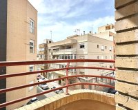 Herverkoop - Appartement -
Torrevieja - Centro