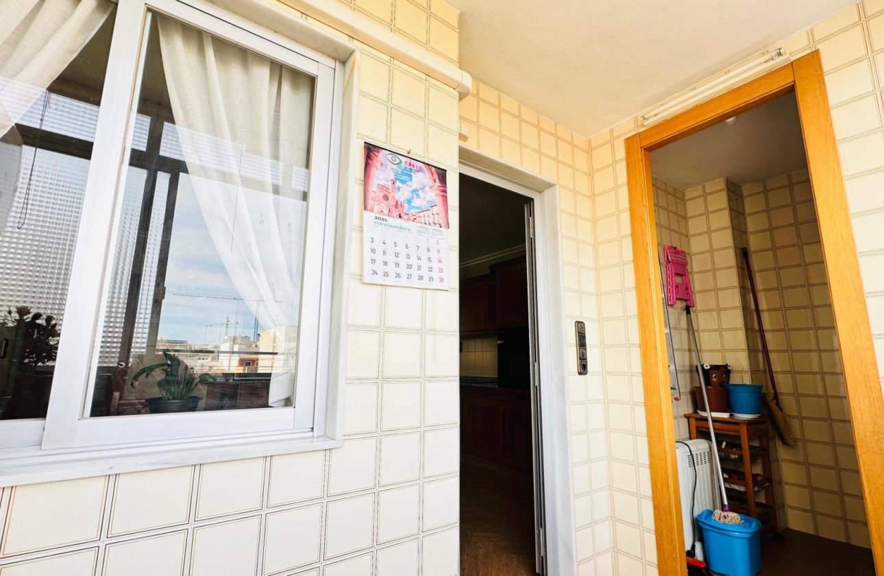 Herverkoop - Appartement -
Torrevieja - Centro