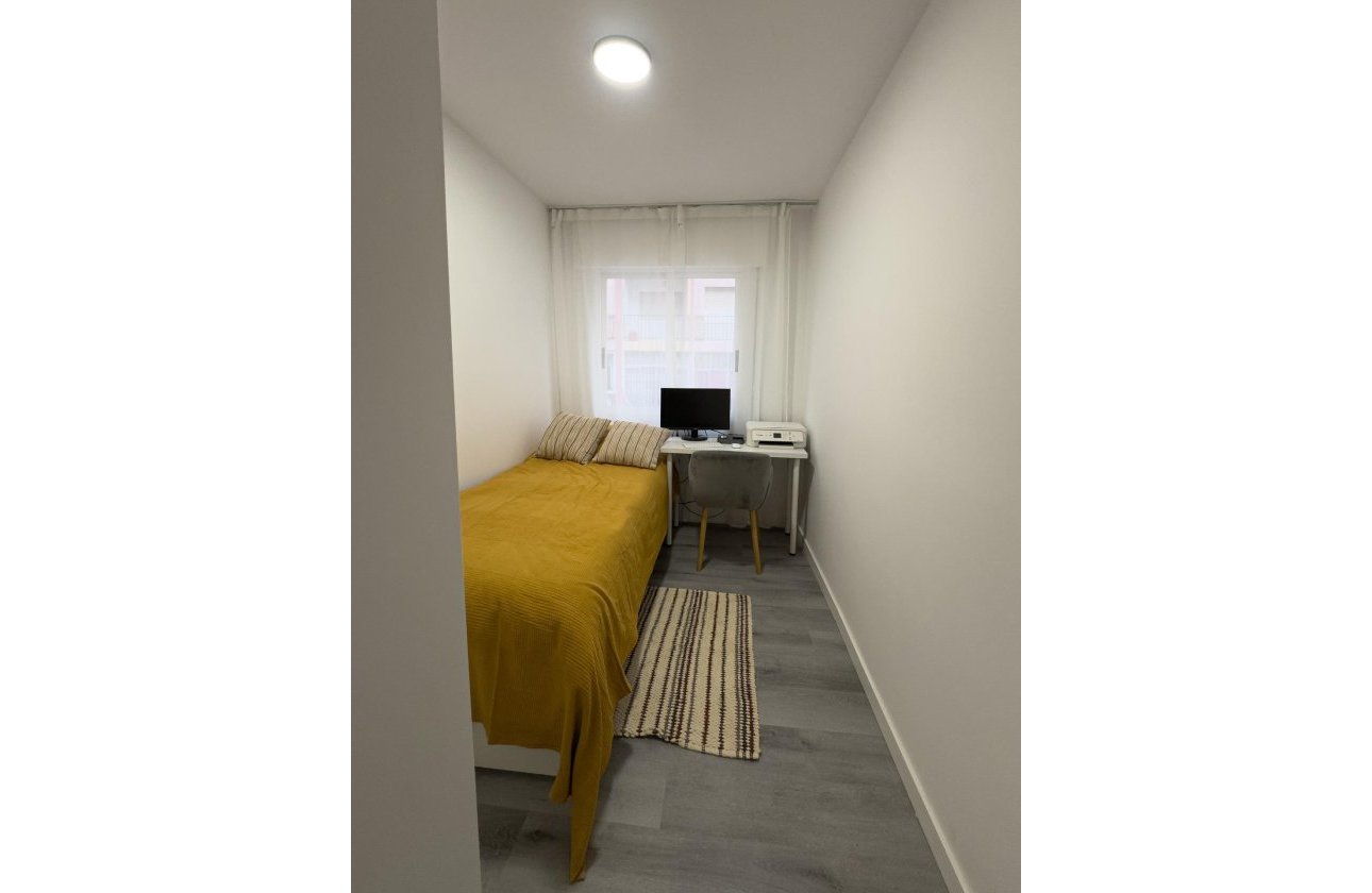 Herverkoop - Appartement -
Torrevieja - Centro