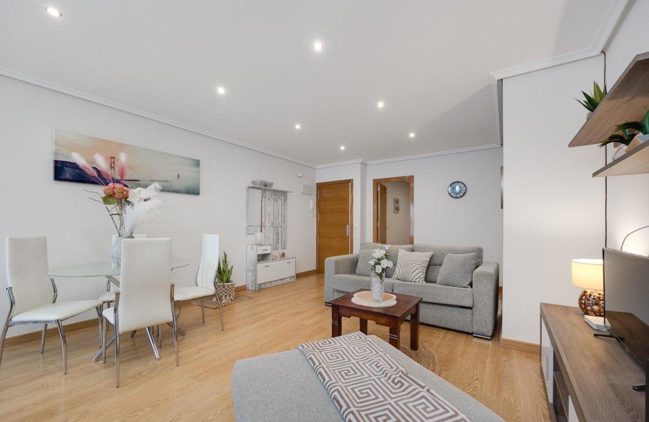 Herverkoop - Appartement -
Torrevieja - Centro