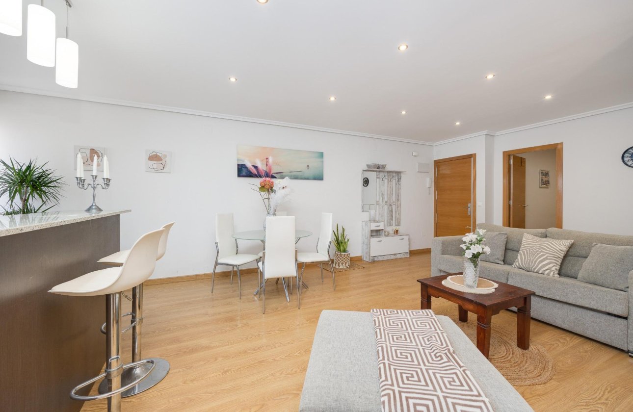 Herverkoop - Appartement -
Torrevieja - Centro