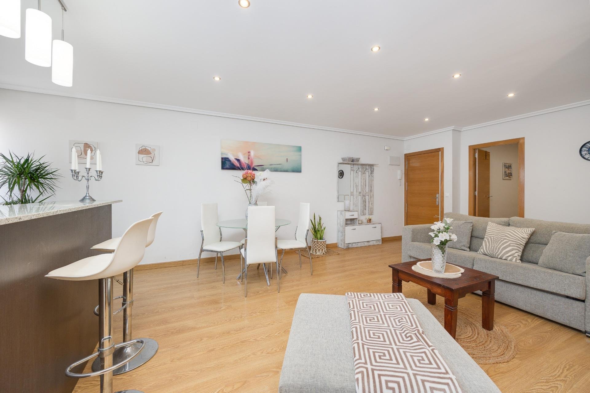 Herverkoop - Appartement -
Torrevieja - Centro