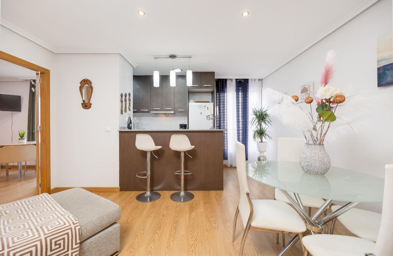 Herverkoop - Appartement -
Torrevieja - Centro