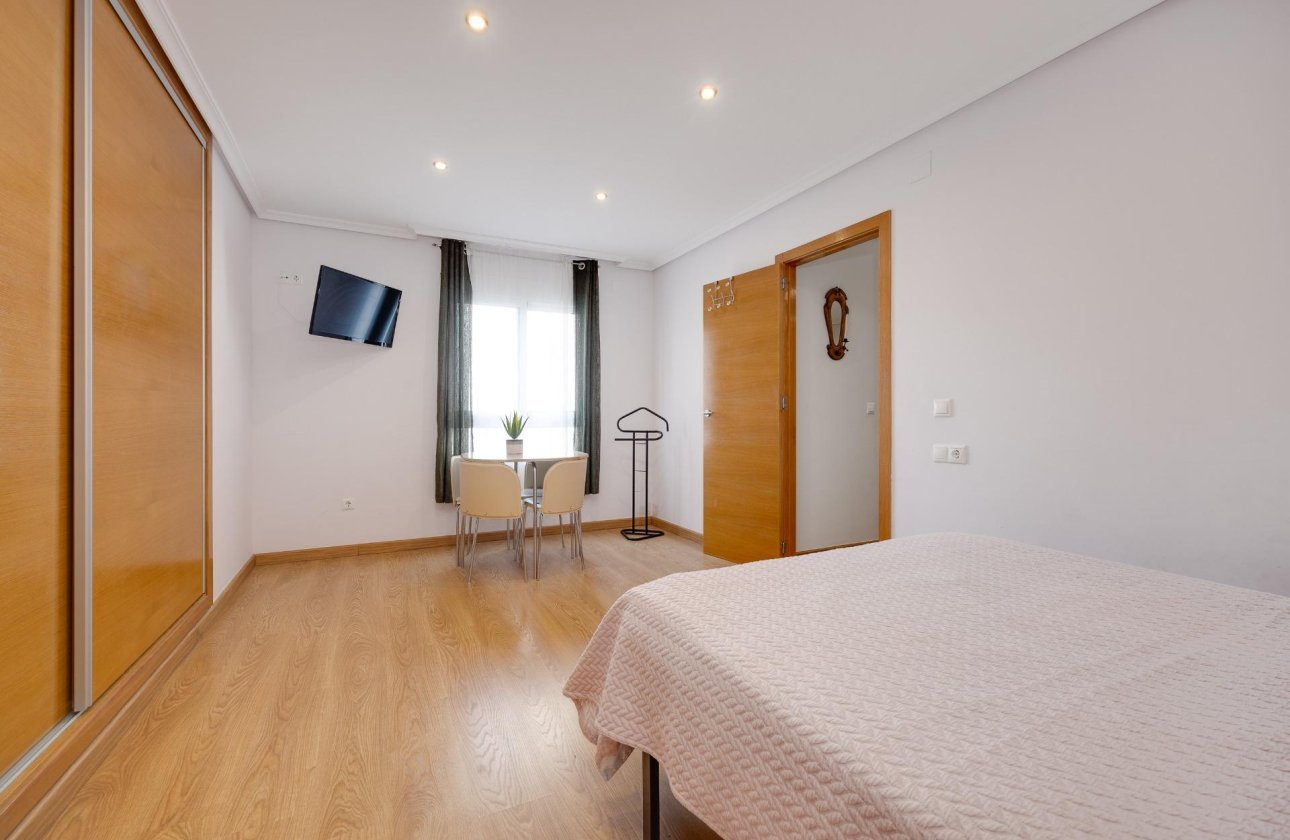 Herverkoop - Appartement -
Torrevieja - Centro